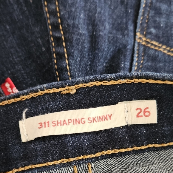 LEVI red lable, distressed dark jeans size 26 - Picture 3 of 4